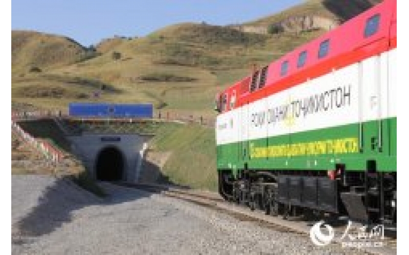 塔吉克斯坦瓦亞鐵路通車(chē)  野馬集團(tuán)首個(gè)外經(jīng)項(xiàng)目